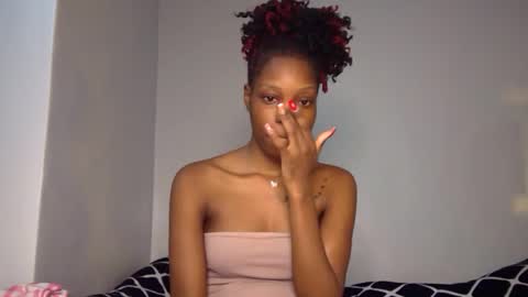 Snapshot of shania_sleigh chatting on January 24, 7:28 pm shania_sleigh online show from January 24, 7:28 pm