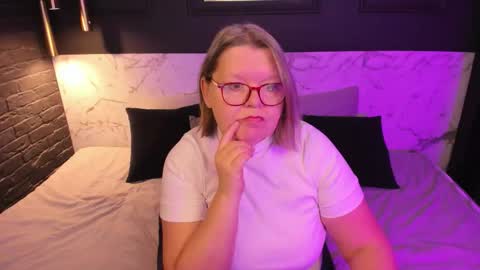 Shannon online show from October 31, 1:15 pm