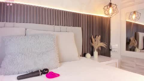 SHANON online show from November 5, 7:30 pm