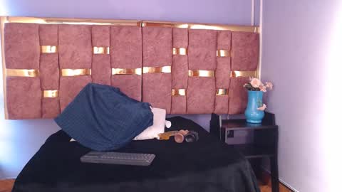 shantall 05 online show from March 12, 10:34 pm