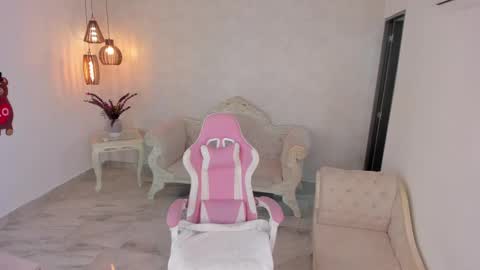 ShantallKnowles online show from February 27, 1:38 pm