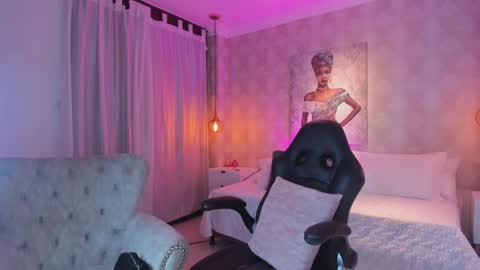 Shantal online show from December 19, 11:35 am