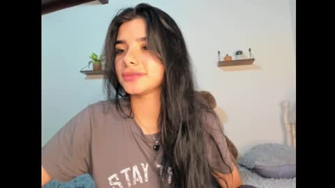 Snapshot of shara_jones chatting on December 19, 6:01 am Sara online show from December 19, 6:01 am