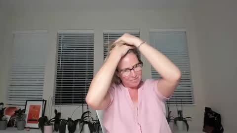 Sharkgirl online show from December 4, 11:24 pm