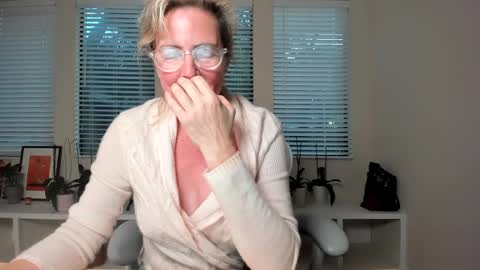 Sharkgirl online show from December 6, 11:24 pm