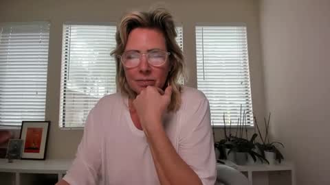 Sharkgirl online show from December 29, 4:51 pm