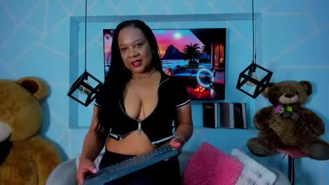 Sharon Noa online show from March 24, 11:48 am