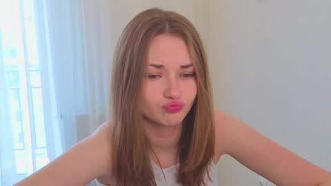 Snapshot of sharrimalagisi chatting on September 20, 10:02 am Miroslava online show from September 20, 10:02 am