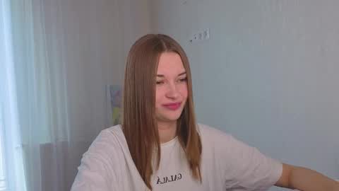 Snapshot of sharrimalagisi chatting on October 4, 9:26 am Miroslava online show from October 4, 9:26 am