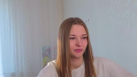 Snapshot of sharrimalagisi chatting on October 8, 9:57 am Miroslava online show from October 8, 9:57 am