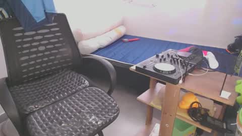 Shayna online show from February 27, 9:47 pm