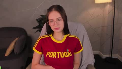 Amely online show from April 10, 11:16 am