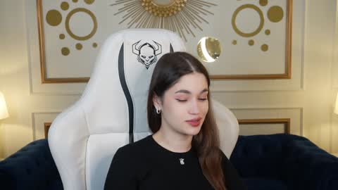 Sheryl online show from December 4, 12:58 pm