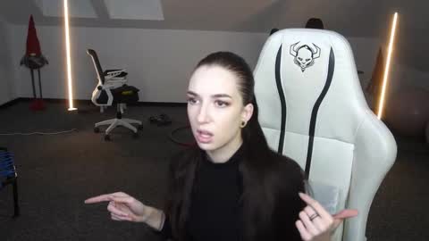 Sheryl online show from October 5, 2:22 pm