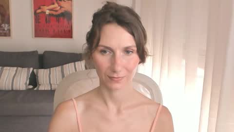 Snapshot of shesleepsnaked chatting on September 18, 4:16 pm shesleepsnaked online show from September 18, 4:16 pm
