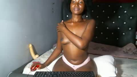 Shi-ro online show from October 6, 9:30 pm