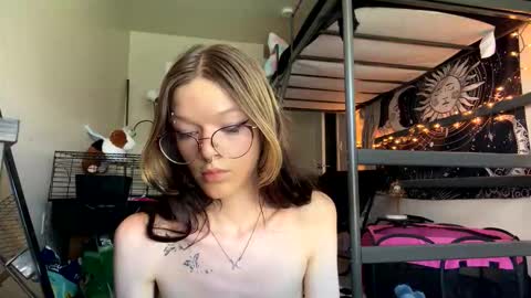 Eva Marie online show from April 16, 6:29 pm