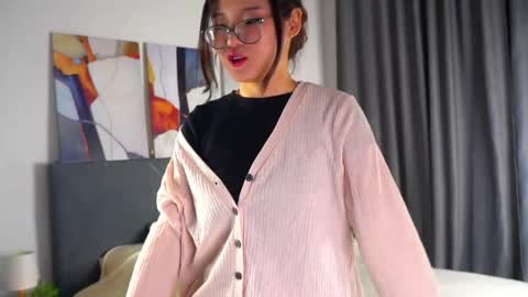 Naomi online show from April 11, 12:09 pm