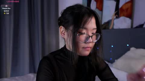 Naomi online show from May 31, 11:05 am