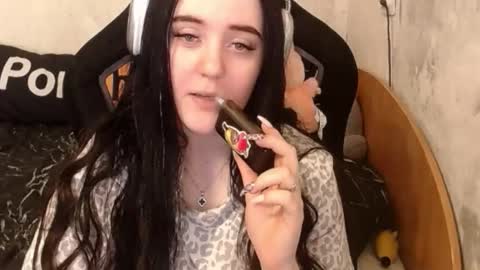 Snapshot of show_for_you chatting on October 7, 12:31 pm show_for_you online show from October 7, 12:31 pm