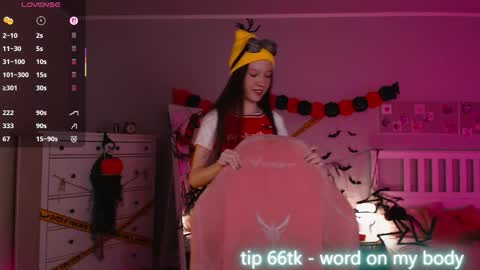 Neila online show from October 29, 2:09 pm