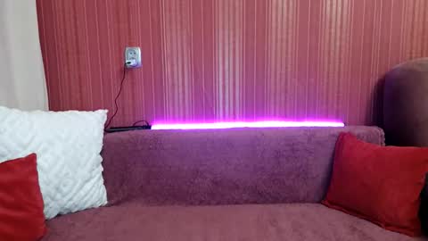 shy_girl80 online show from February 8, 9:50 pm