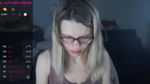 Snapshot of shy_moony chatting on March 1, 12:17 am just Alex online show from March 1, 12:17 am
