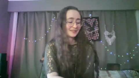 Shy Night Bat online show from April 10, 8:37 pm