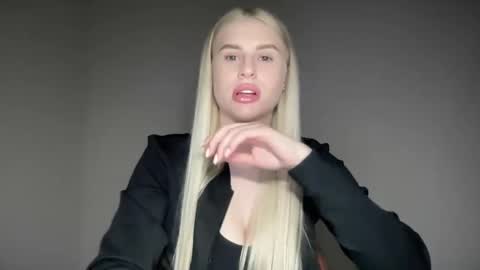 Shy Fox online show from March 30, 2:38 pm