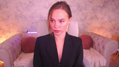 shyysiren online show from October 29, 8:07 am