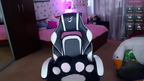 Sidny online show from February 9, 5:43 am