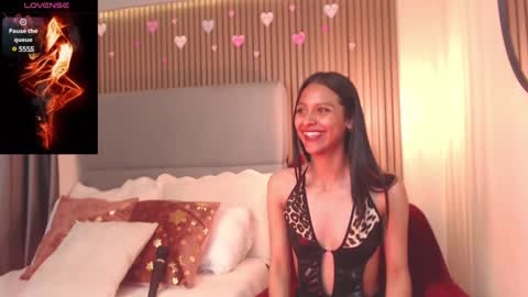 Snapshot of sienna_blake_ chatting on February 24, 8:58 pm Sienna Blake online show from February 24, 8:58 pm