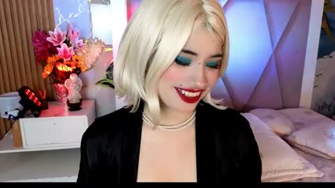 Sienna Desieree online show from April 9, 2:22 pm