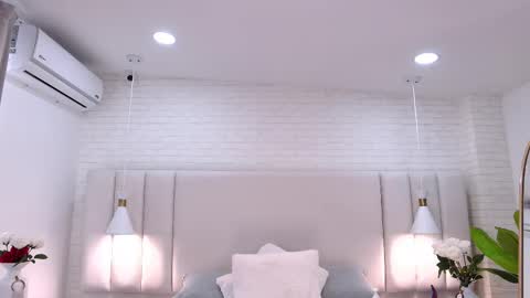 Snapshot of sienna_lorengb chatting on September 12, 2:02 pm Camila Vargas online show from September 12, 2:02 pm
