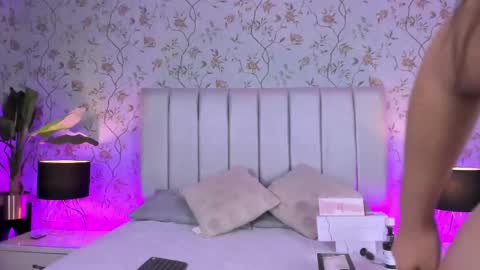 Snapshot of sienna_lorengb chatting on March 8, 12:18 pm Camila Vargas online show from March 8, 12:18 pm