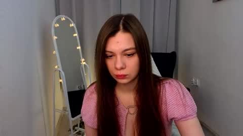 siennasayss online show from March 16, 5:32 am