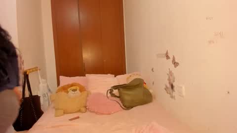 sierra_violet online show from April 7, 7:05 pm