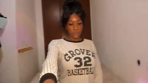 sierra_violet online show from March 13, 7:15 pm