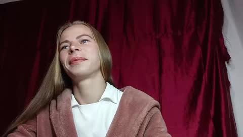 JULIANA online show from April 4, 8:07 pm