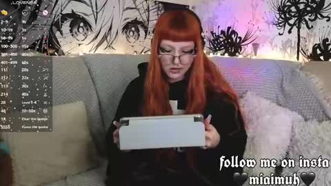 Mia online show from April 12, 7:49 pm