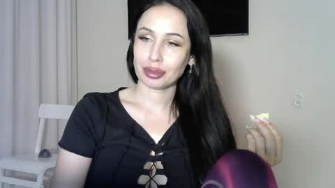 silver_still online show from April 14, 5:57 pm