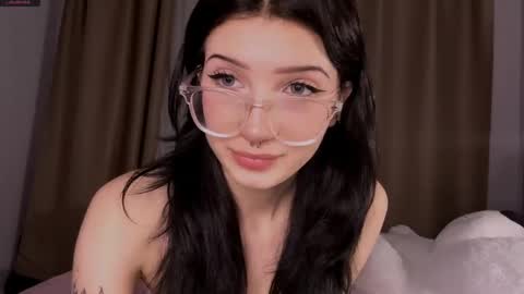 Riya online show from March 17, 5:28 pm