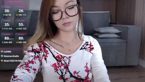 SimaKun1 online show from May 11, 9:00 am