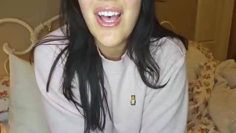 simonesighren online show from April 14, 5:07 am