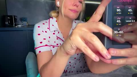 A present for me  online show from January 11, 6:46 pm