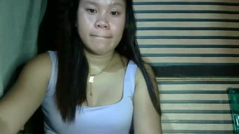 Snapshot of simply_y0urs chatting on December 17, 5:47 pm simply_y0urs online show from December 17, 5:47 pm