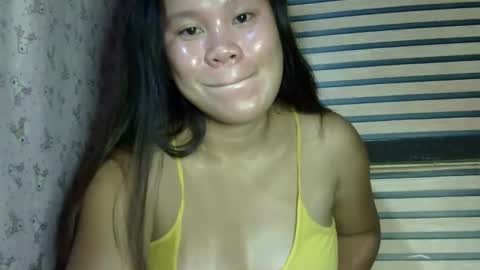 Snapshot of simply_y0urs chatting on December 15, 6:48 pm simply_y0urs online show from December 15, 6:48 pm