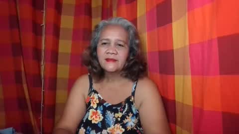 Snapshot of single_momma68 chatting on January 15, 9:56 am Single momma68 online show from January 15, 9:56 am