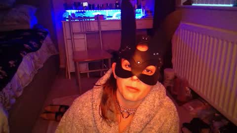 sinsealed online show from February 18, 5:34 pm