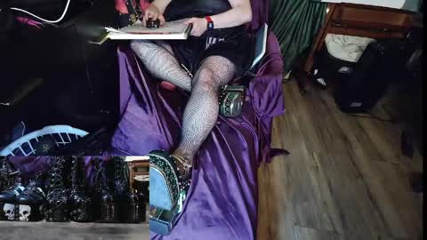 Sinstress hemlock online show from April 13, 4:14 am